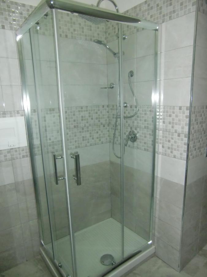 Guesthouse Aaron2 نابولي المظهر الخارجي الصورة