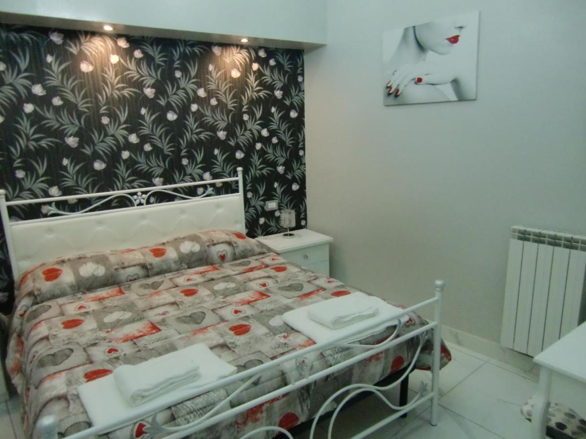 Guesthouse Aaron2 نابولي المظهر الخارجي الصورة