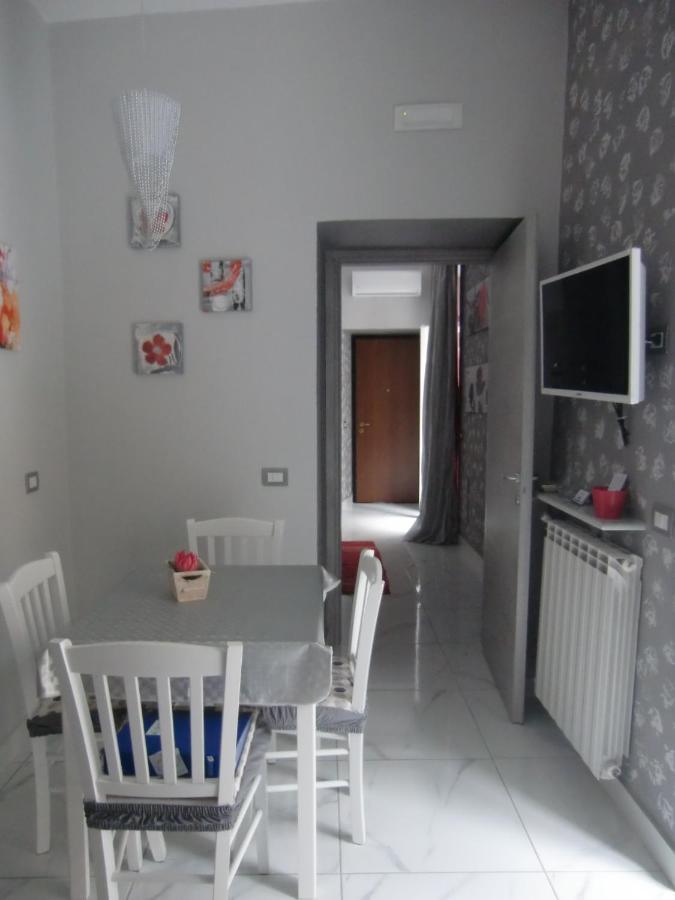 Guesthouse Aaron2 نابولي المظهر الخارجي الصورة