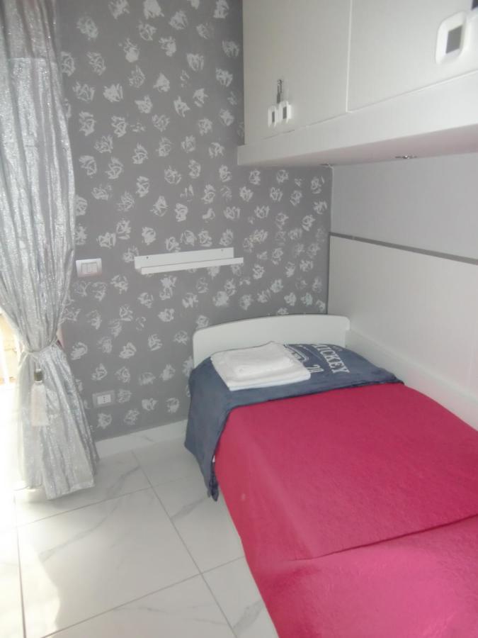 Guesthouse Aaron2 نابولي المظهر الخارجي الصورة