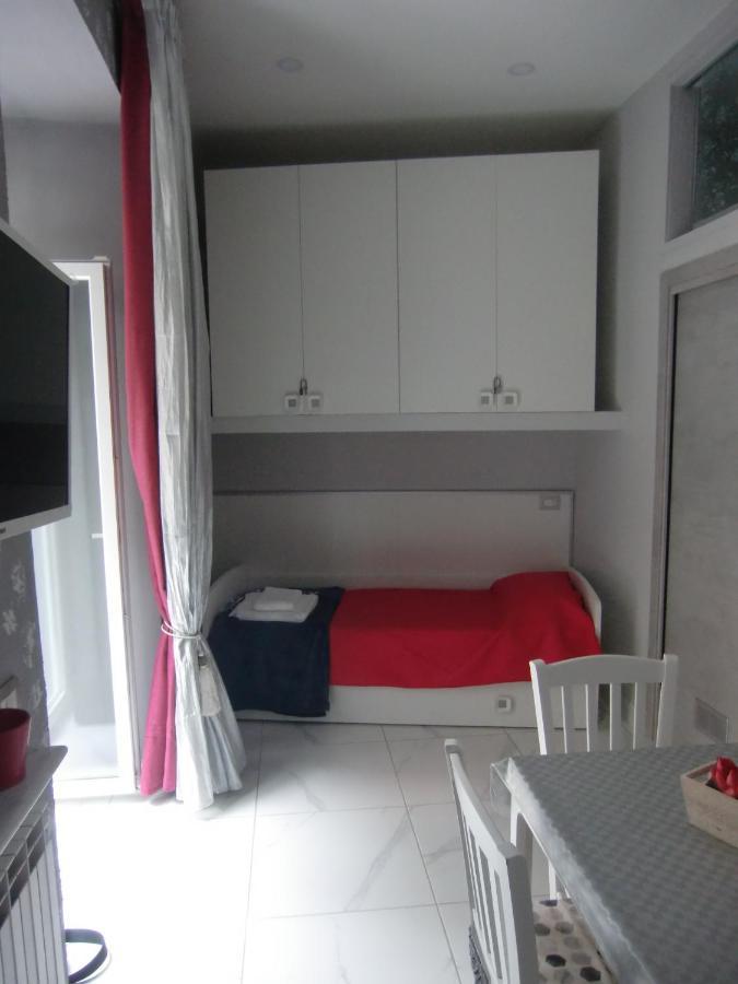 Guesthouse Aaron2 نابولي المظهر الخارجي الصورة