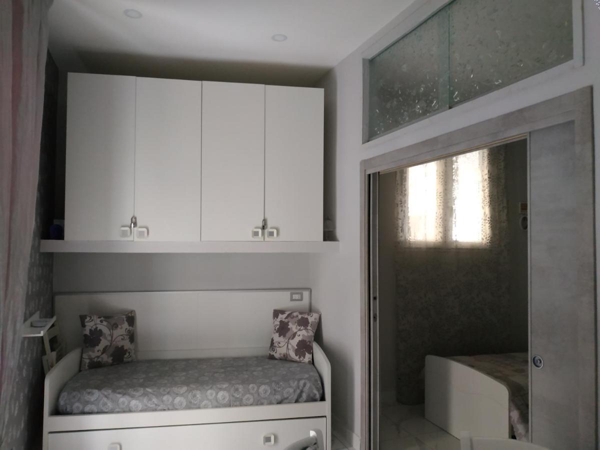 Guesthouse Aaron2 نابولي المظهر الخارجي الصورة